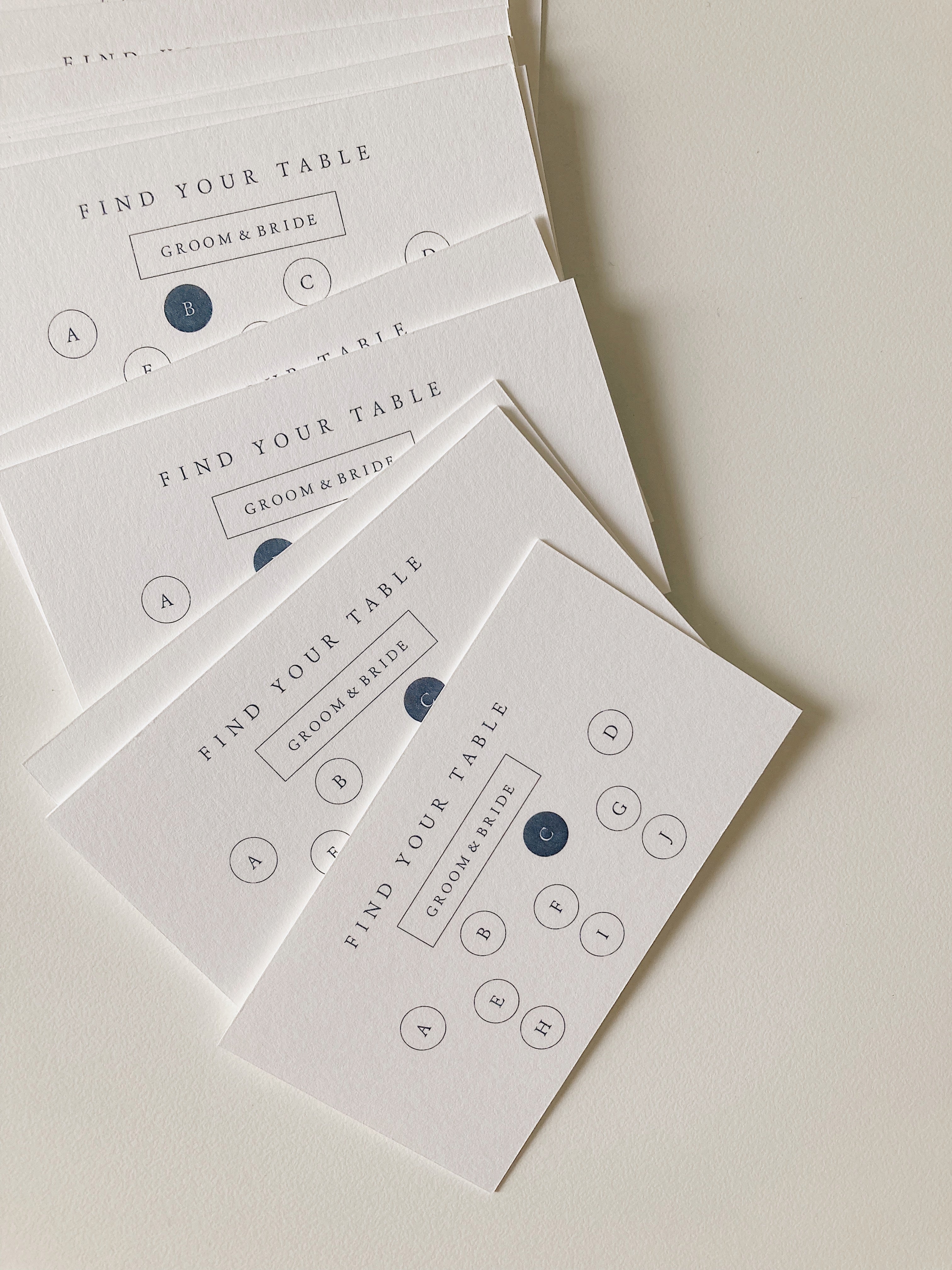 シンプル エスコートカード デザイン 結婚式 ペーパーアイテム