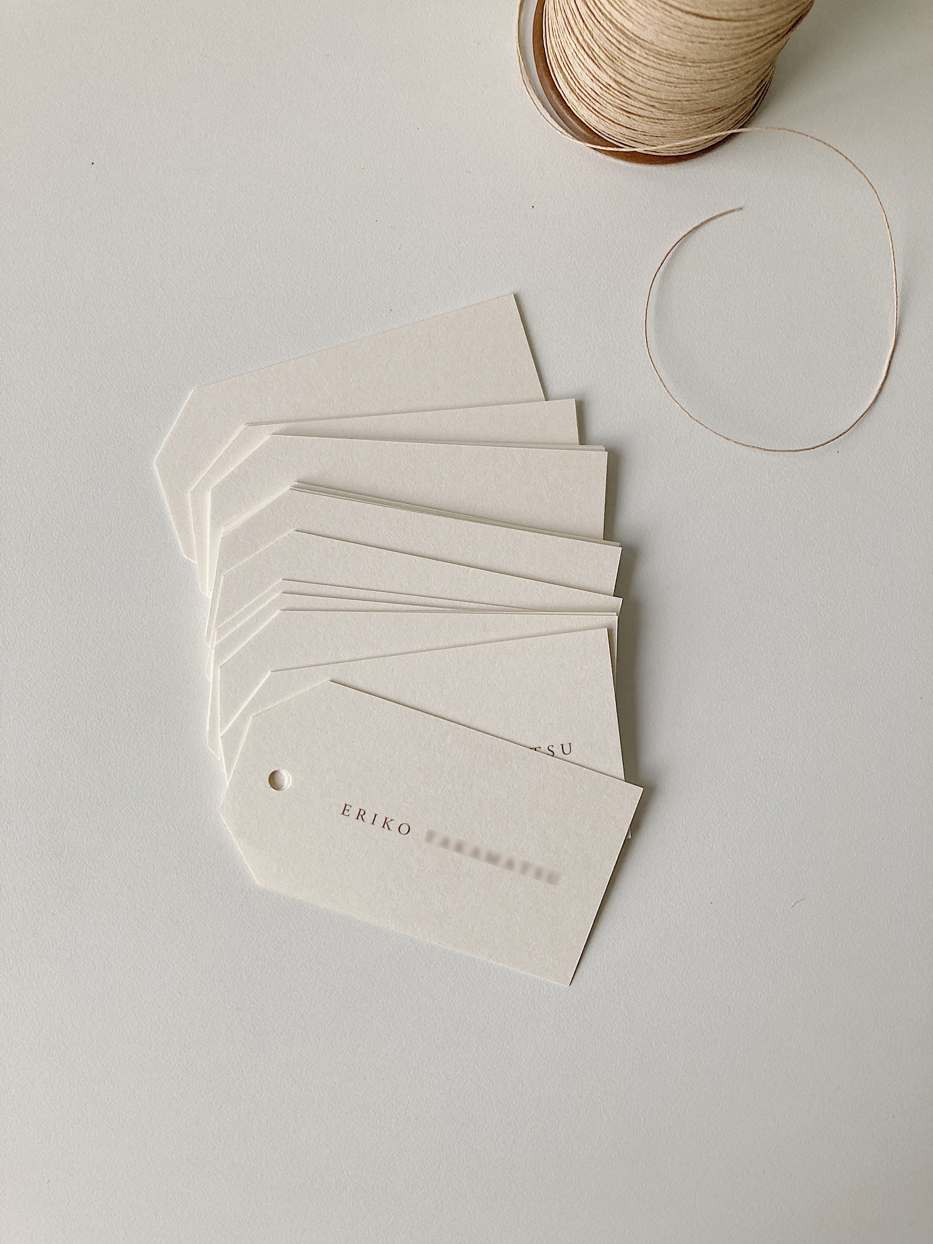 紙糸とタグの席札 / Place Tag Cards