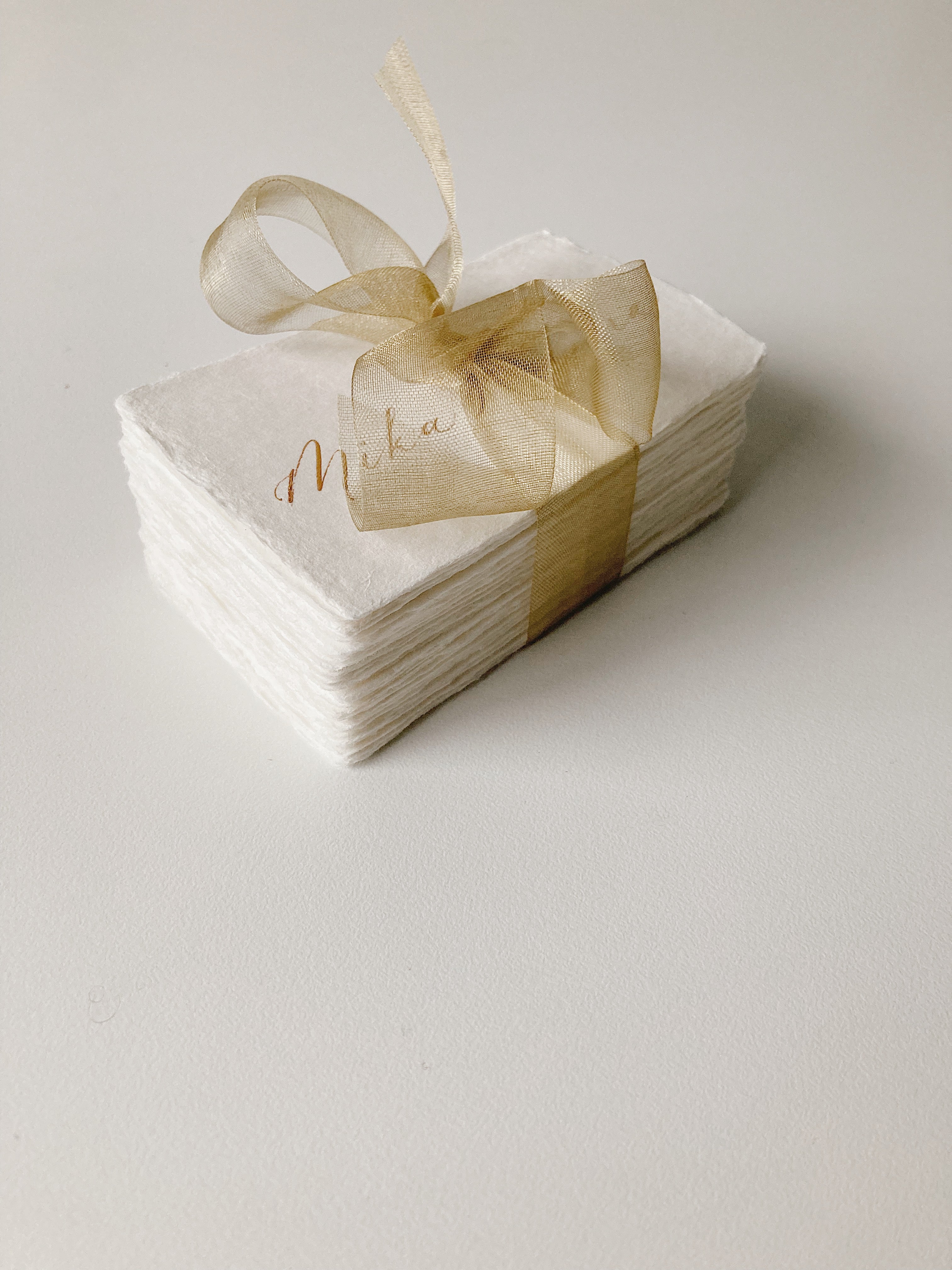 和紙とカリグラフィーの席札 手書き 結婚式 席札